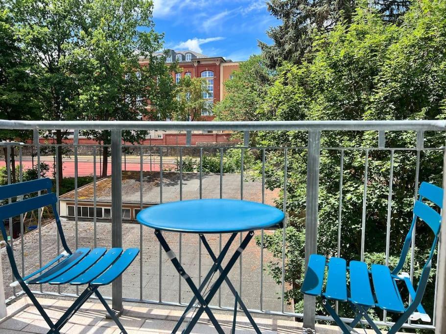 Schoenes City-Apartment Im Zentrum Mit Balkon Hof  Exterior photo